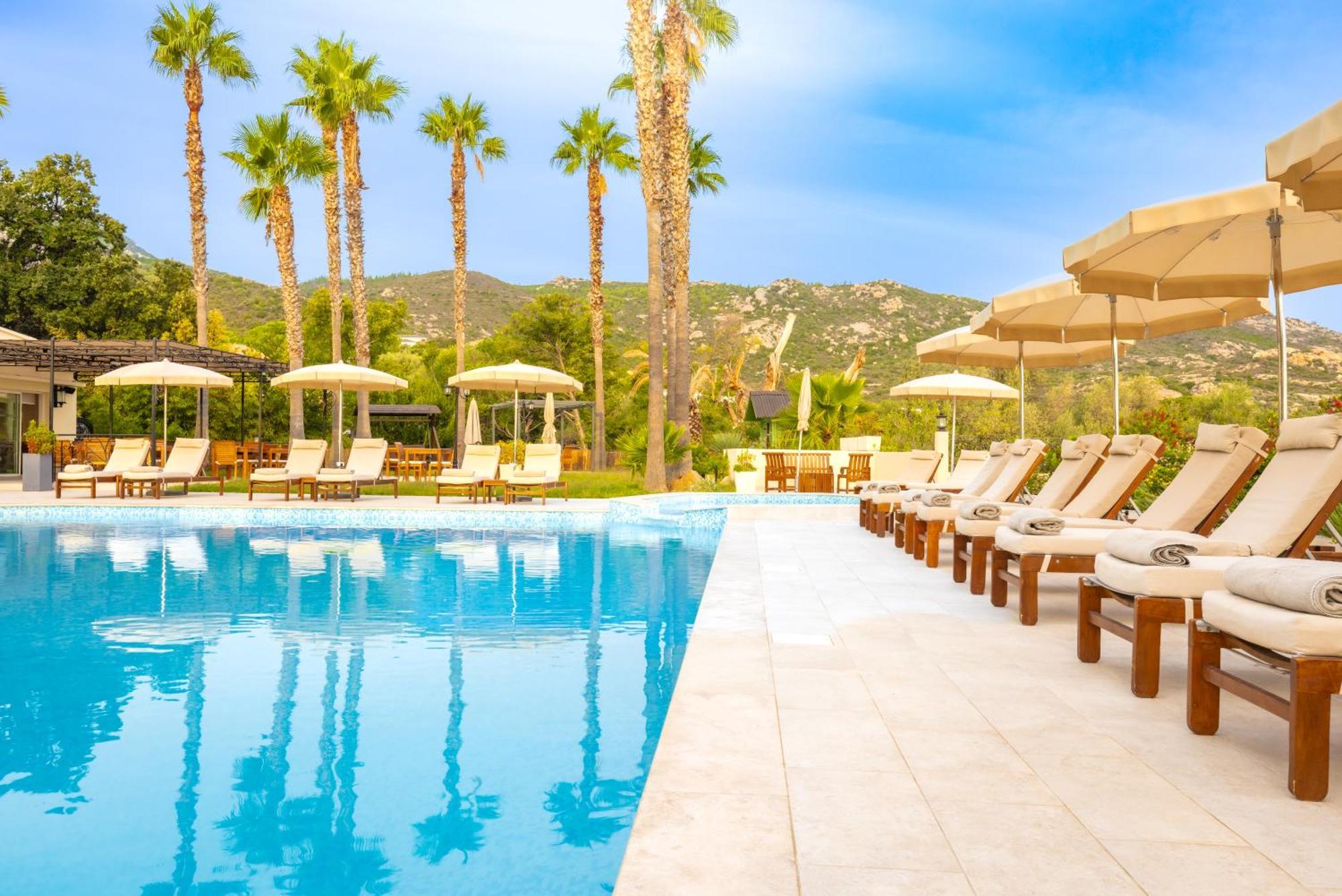 Hotel Corsica & Spa Кальви Экстерьер фото