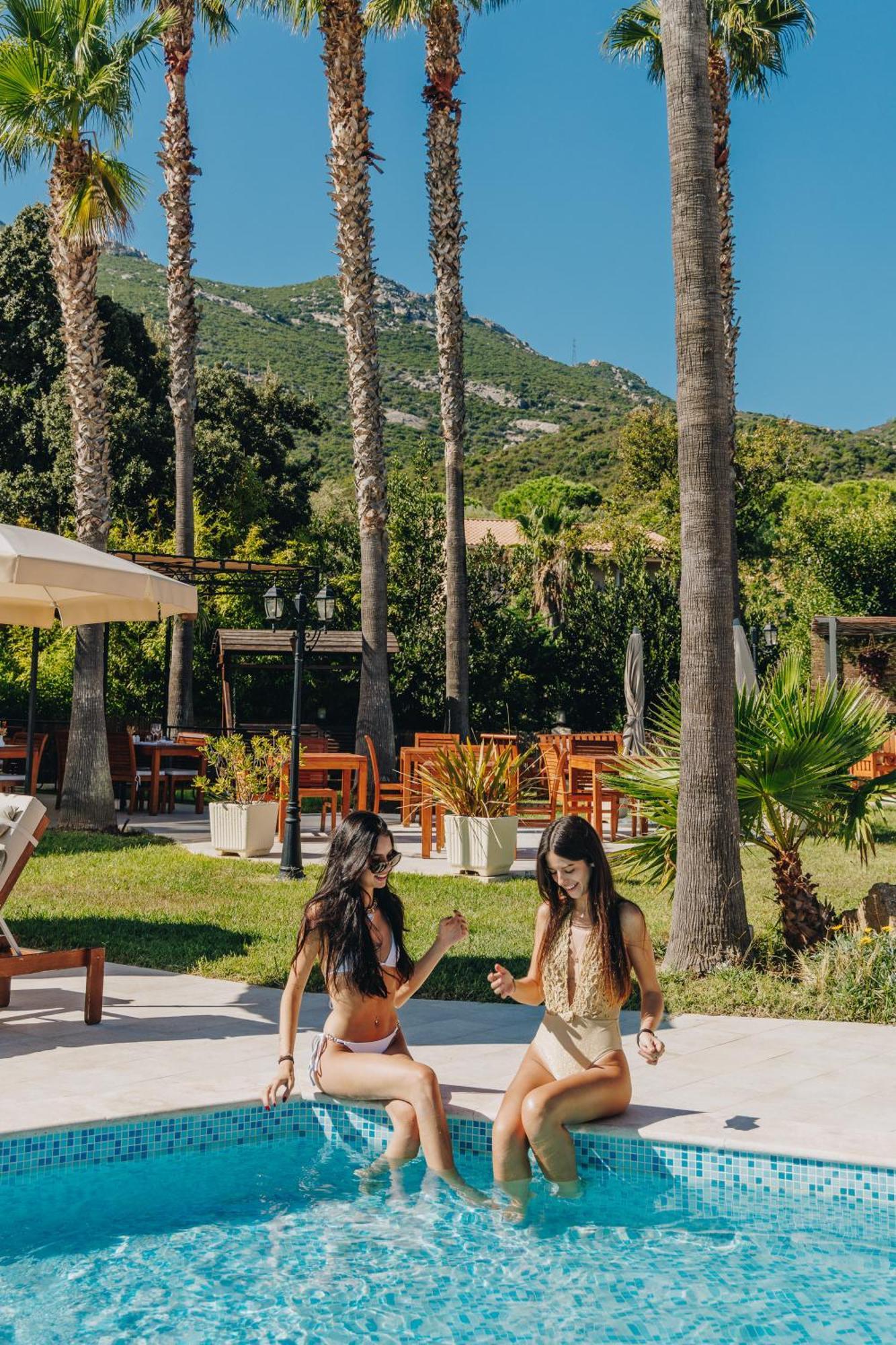 Hotel Corsica & Spa Кальви Экстерьер фото
