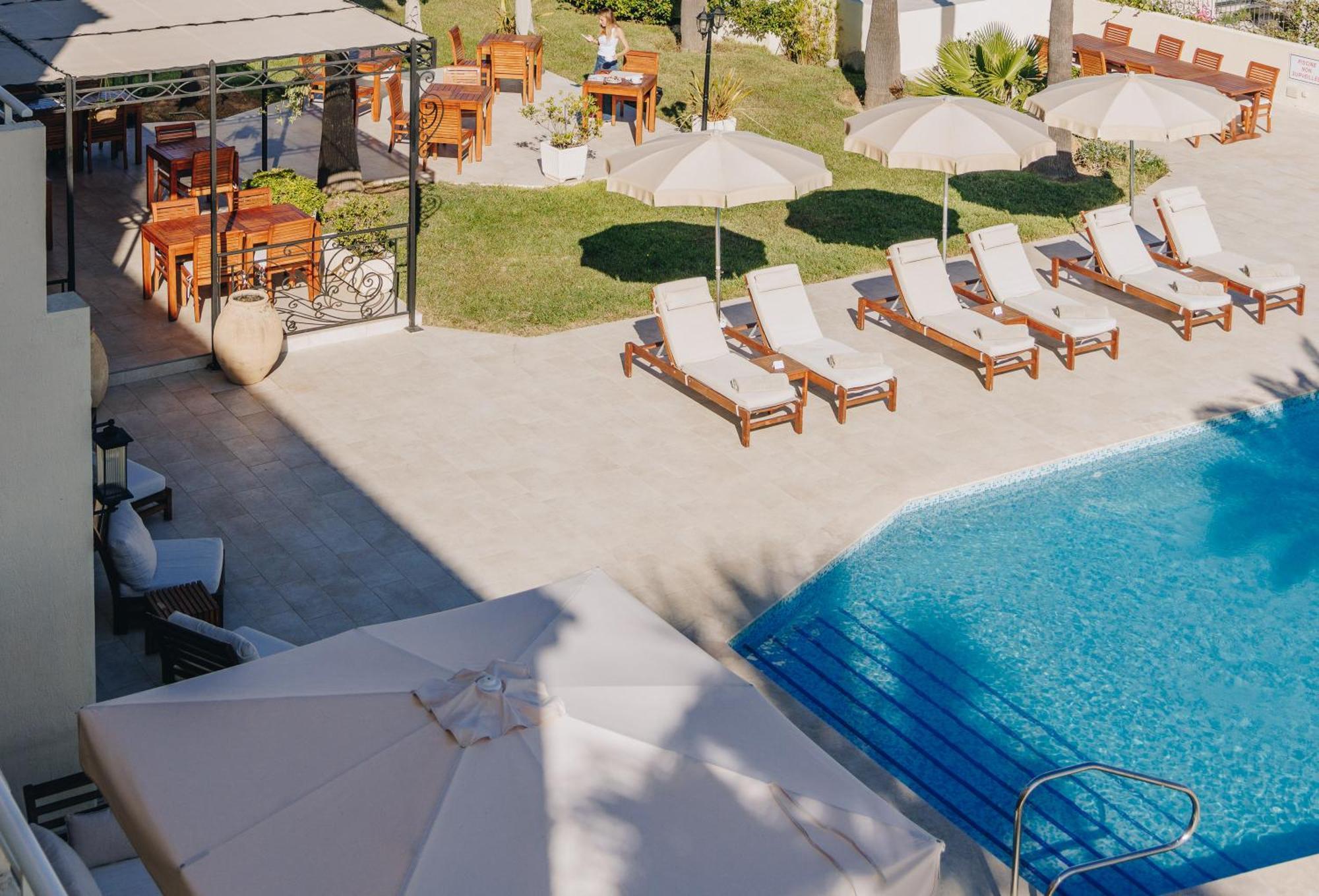 Hotel Corsica & Spa Кальви Экстерьер фото
