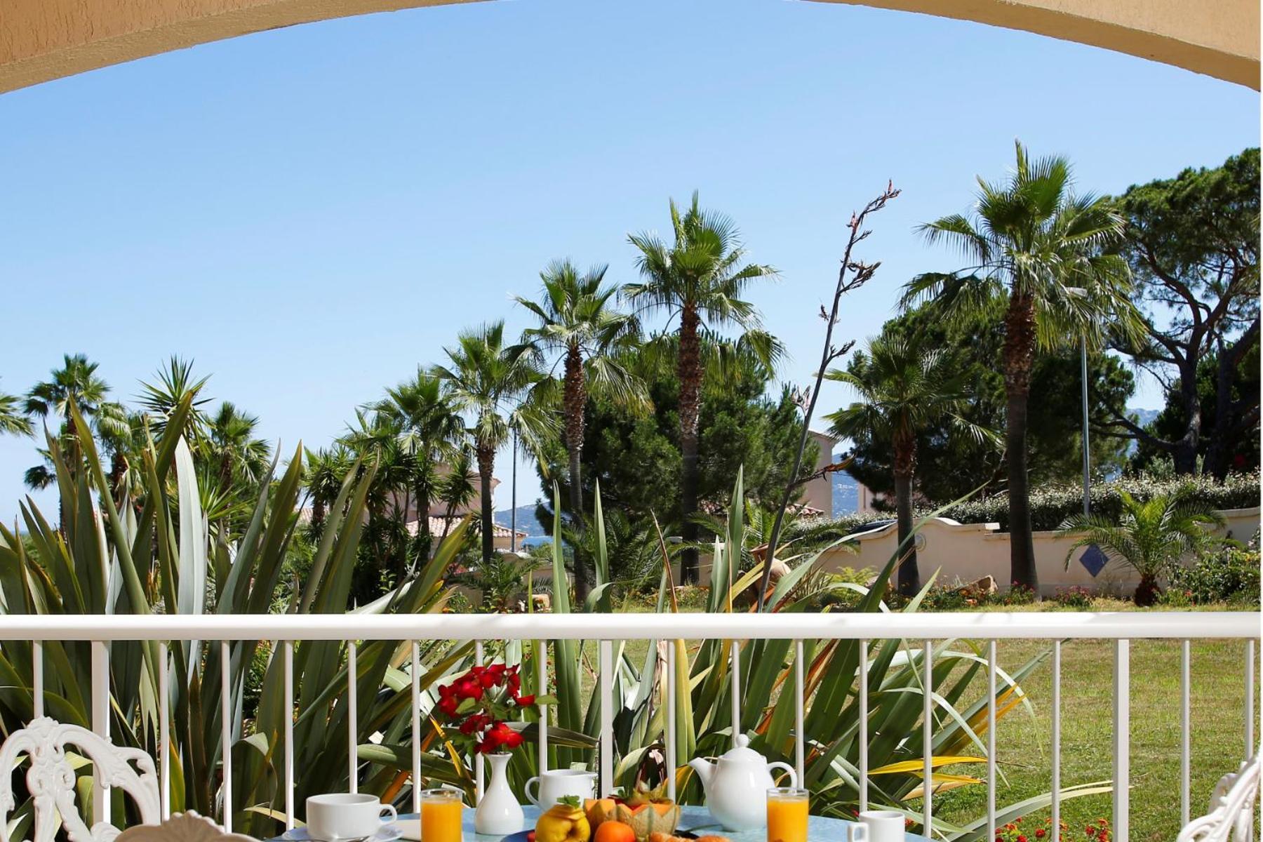 Hotel Corsica & Spa Кальви Экстерьер фото