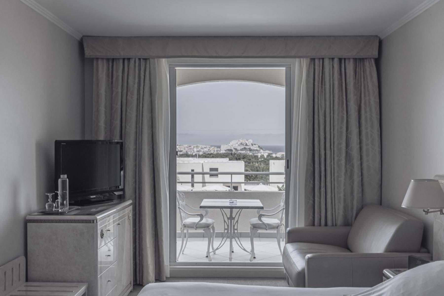 Hotel Corsica & Spa Кальви Экстерьер фото