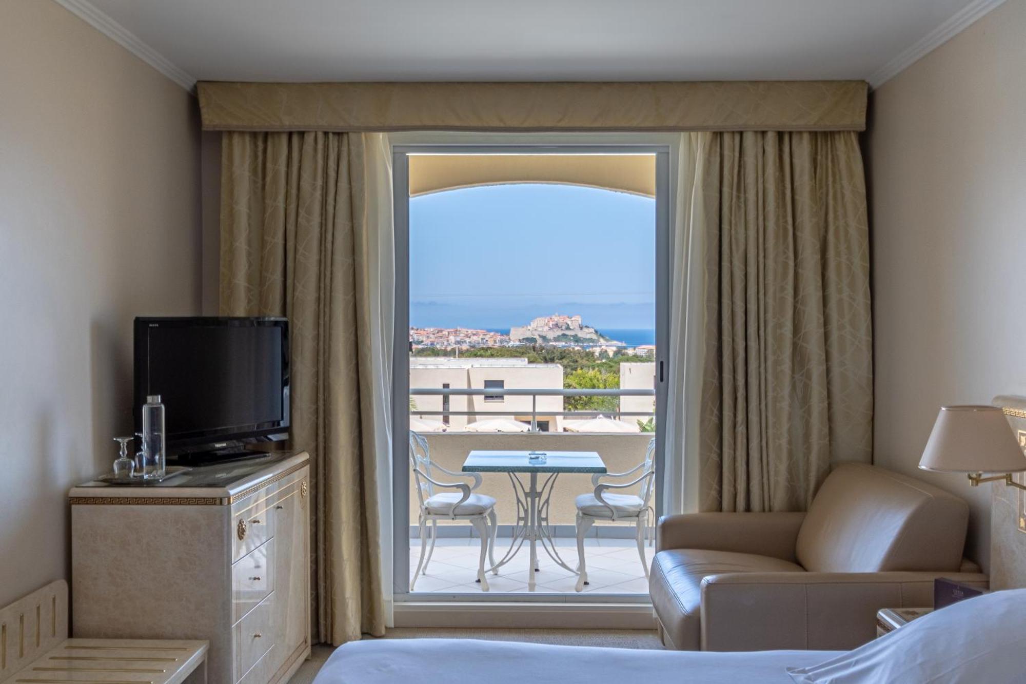 Hotel Corsica & Spa Кальви Экстерьер фото