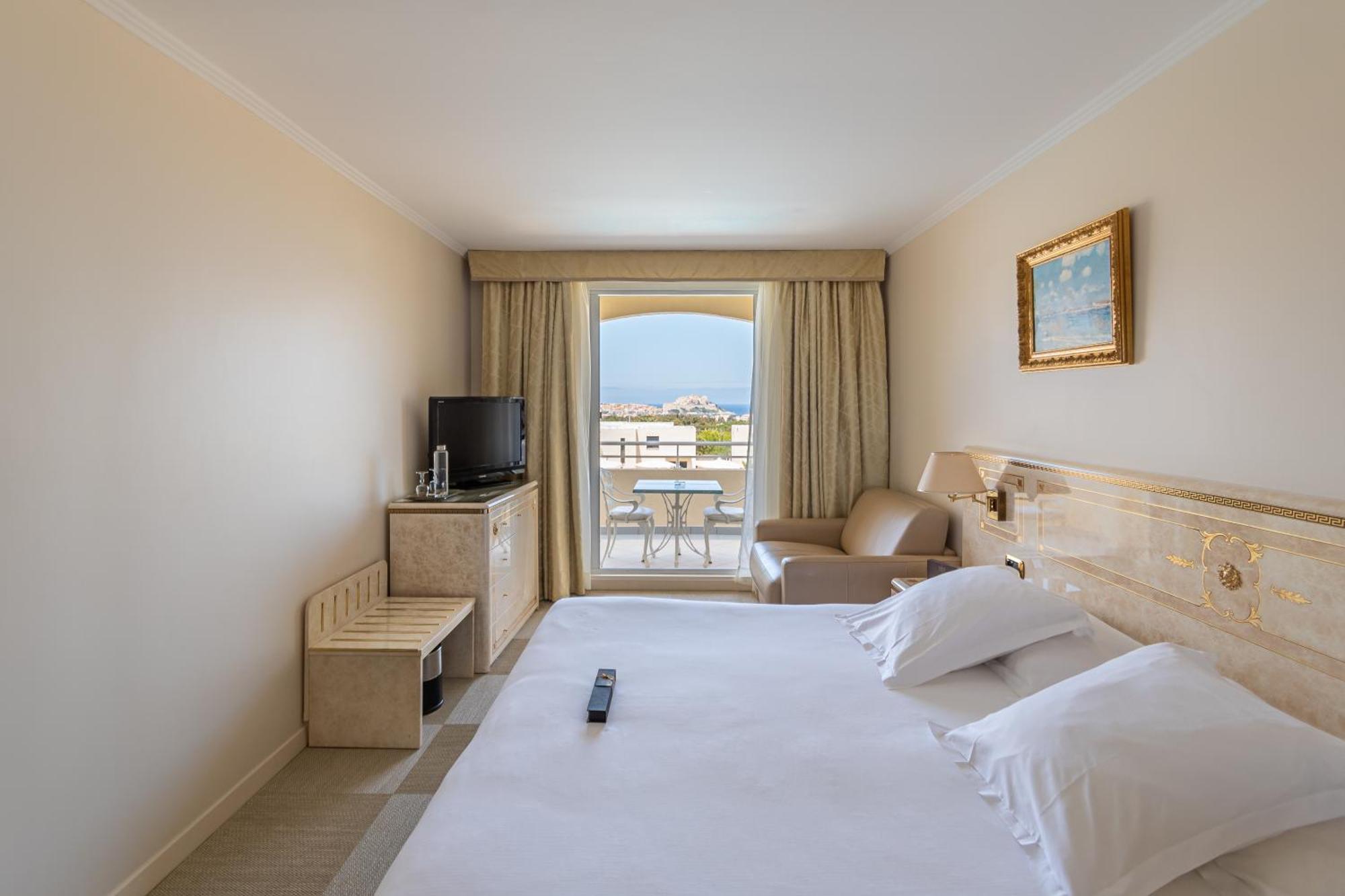 Hotel Corsica & Spa Кальви Экстерьер фото
