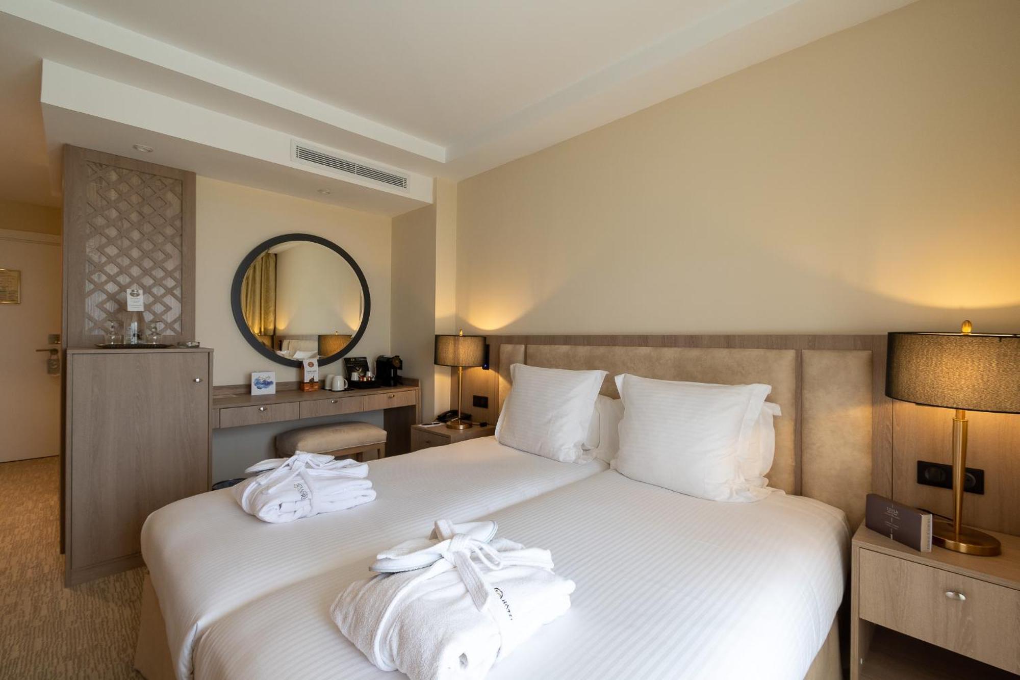 Hotel Corsica & Spa Кальви Номер фото