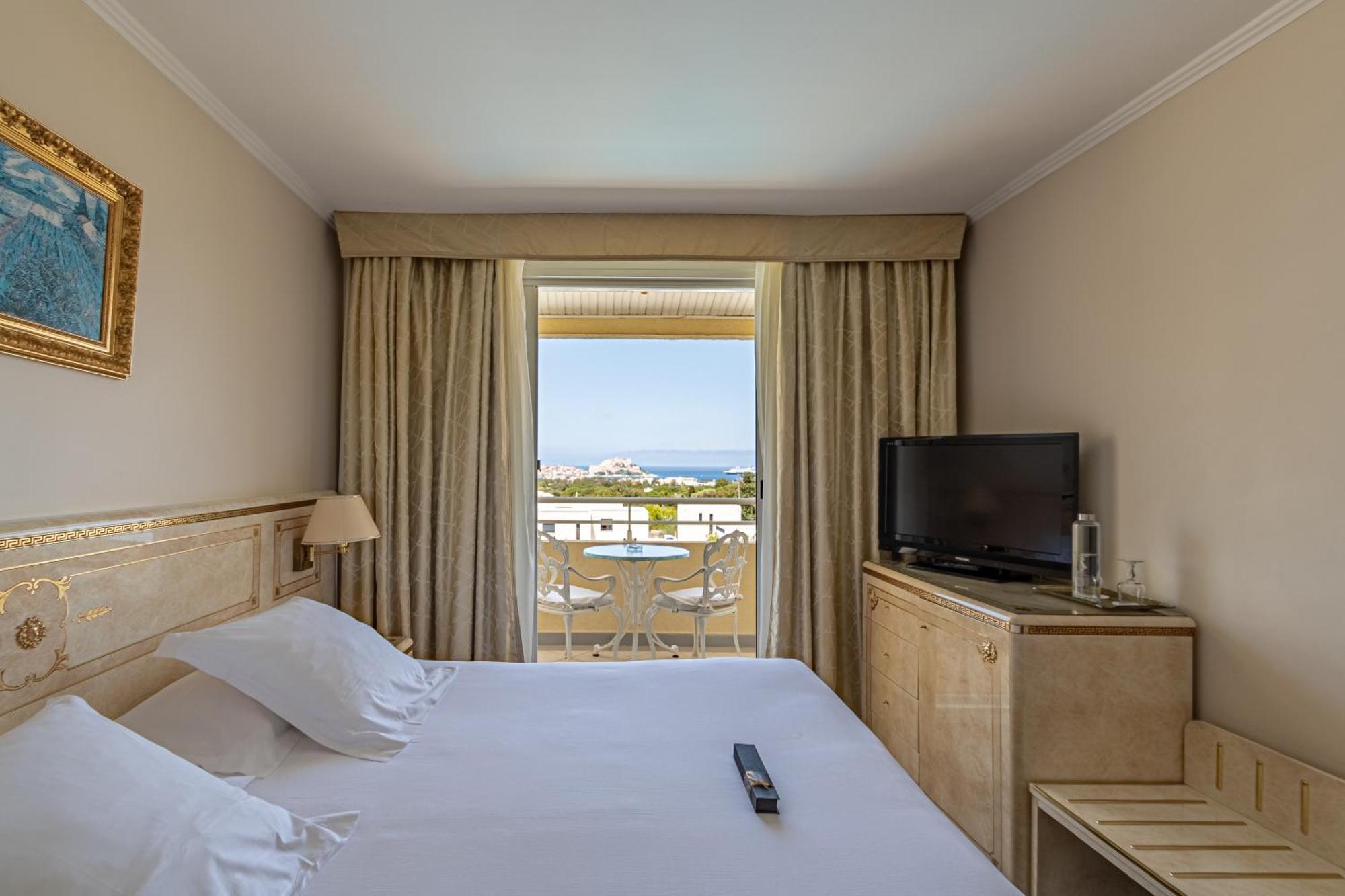 Hotel Corsica & Spa Кальви Номер фото